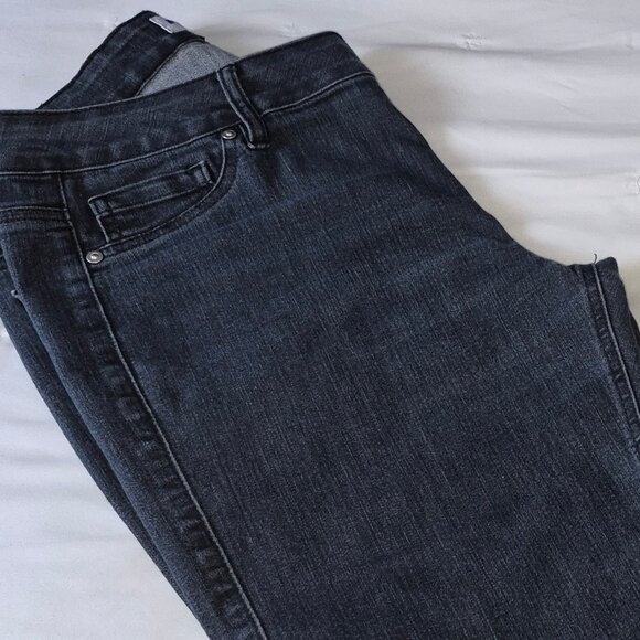 Nygard Blue Jeans Straight Legs. Size 14 - Picture 1 of 4